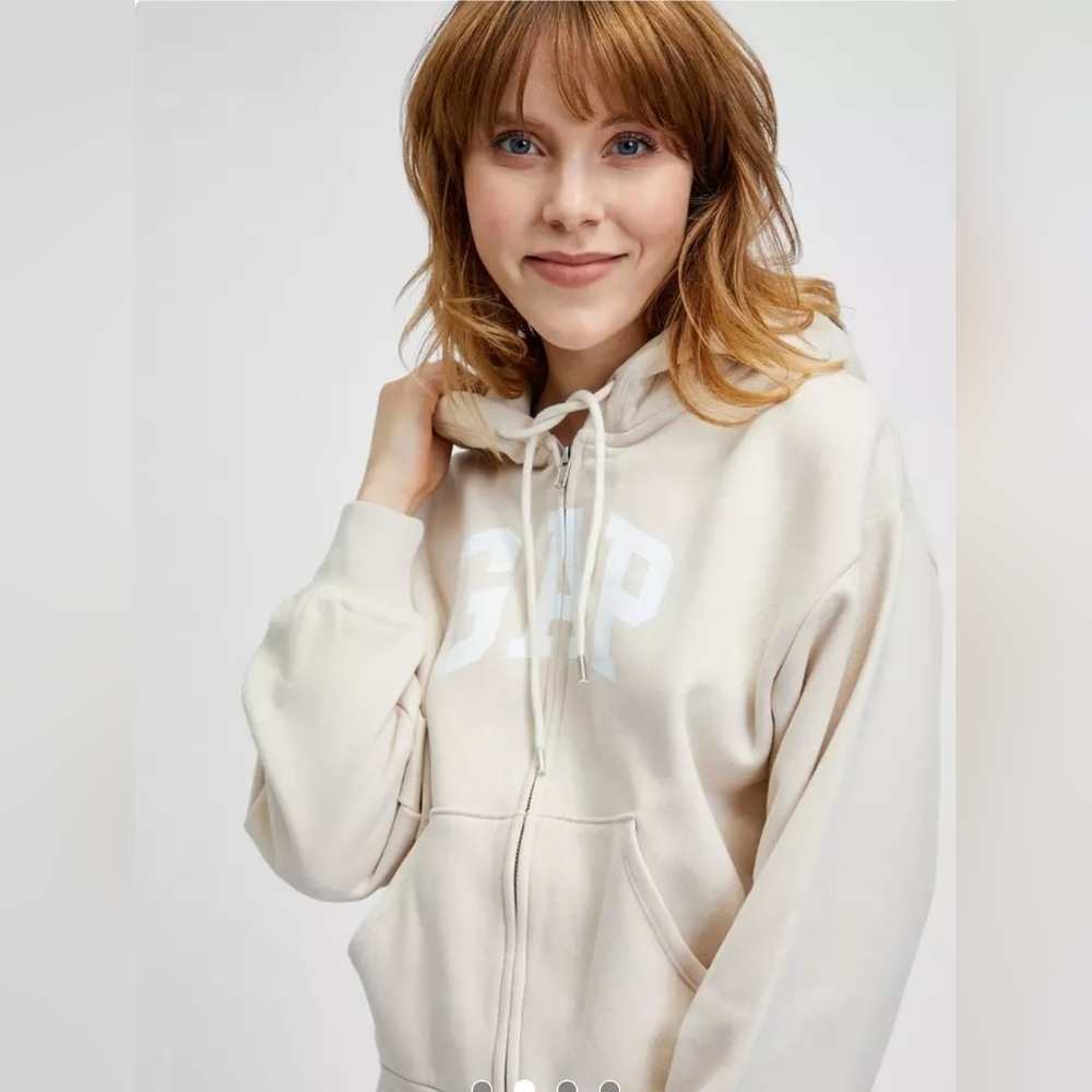 NWT! Gap, Logo Zippered Sweatshirt, Oyster, Size Medium - Picture 2 of 11